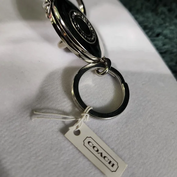 Coach Vintage Valet Turnlock Keychain - Picture 5 of 7